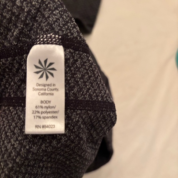 NWOT Athleta leggings crop Naylon blend black gray SZ L - Picture 4 of 10